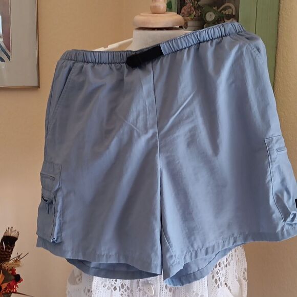 Columbia Women's Shorts - Picture 1 of 8